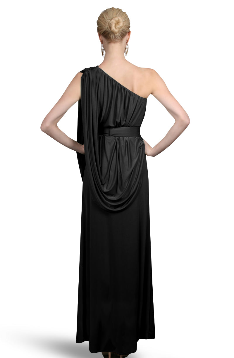 Gwen_black by Pia Gladys Perey